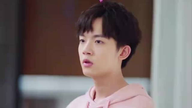 李明德疑復(fù)出參加商演李明德疑復(fù)出參加商演，引發(fā)粉絲熱議