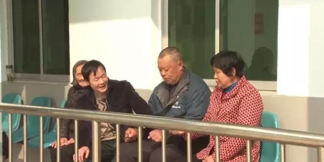 弟弟找哥哥借錢弟弟向哥哥借錢的情境與考量，理解與溝通的重要性