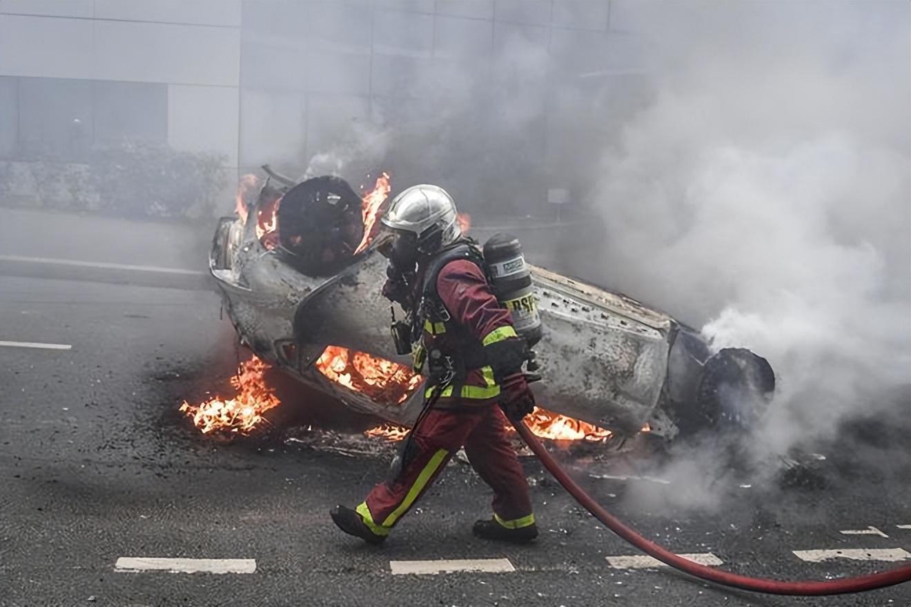中國游客在法國機場高速遭搶劫案例中國游客在法國機場遭遇高速搶劫事件，深度解析與反思
