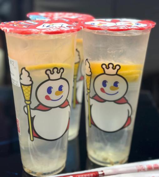 蜜雪冰城門店回應(yīng)檸檬水缺貨關(guān)于蜜雪冰城門店檸檬水缺貨的問題，門店可能有以下幾種回應(yīng)