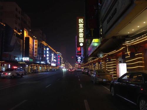 沈陽9路18街仿佛“時間靜止”沈陽九路十八街，時光似乎在此停滯