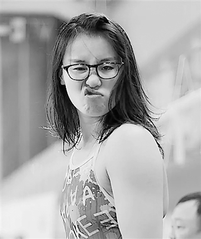 \"洪荒少女\"傅園慧換了新\"泳道洪荒少女傅園慧的新泳道之旅，挑戰(zhàn)與突破并重