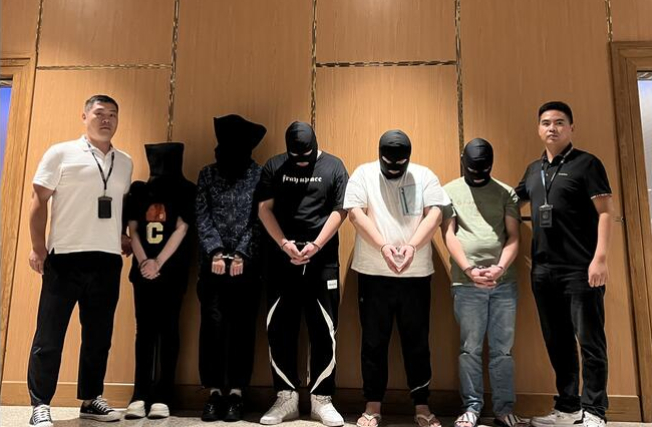 “張云龍”誘騙至少4人到柬電詐園區(qū)揭秘張云龍涉嫌誘騙至少四人至柬埔寨電詐園區(qū)事件內幕