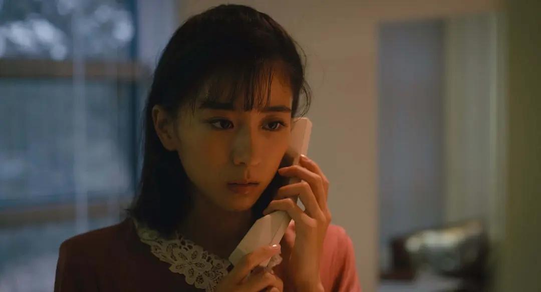 驚悚電影剖腹取子驚悚電影中的剖腹取子情節(jié)通常是為了制造緊張和恐怖的氛圍。這種情節(jié)往往涉及超自然元素、恐怖元素或懸疑元素。然而，我必須指出，這種描述可能涉及暴力或不適宜的內(nèi)容，不適合所有人觀看。