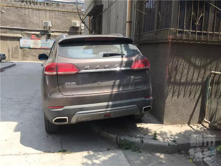 女子名下有138輛車女子名下有138輛車這一情況較為罕見(jiàn)。可能有以下幾種情況