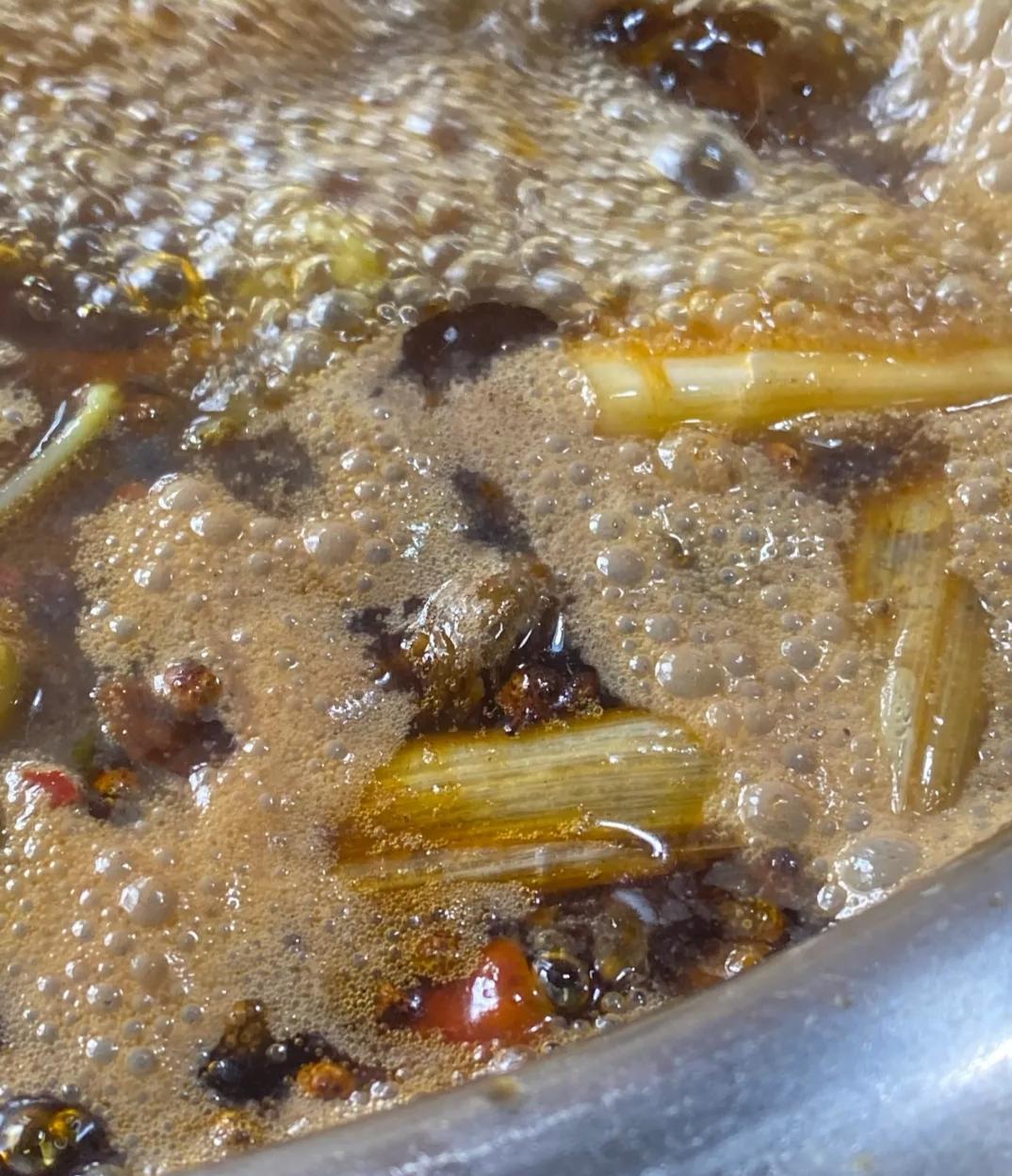 廚師赤膊食材隨地扔廚師赤膊食材隨地扔，探討行業(yè)現(xiàn)象與解決方案