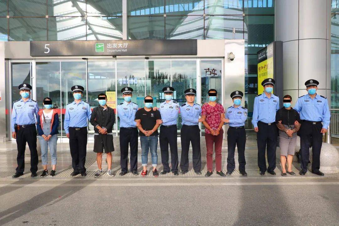 “張?jiān)讫垺闭T騙至少4人到柬電詐園區(qū)自媒體作者揭秘，張?jiān)讫堈T騙至少四人至柬埔寨電詐園區(qū)背后的故事