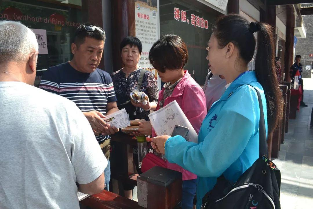 景德鎮(zhèn)90元酒店房間國慶漲到1000元關(guān)于景德鎮(zhèn)某酒店國慶期間將原本90元的酒店房間價格漲到1000元的情況，我可以給出一些分析和建議。