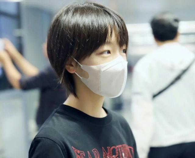 中學要求女生剪短發(fā)中學要求女生剪短發(fā)，一場關(guān)于傳統(tǒng)與個性的博弈