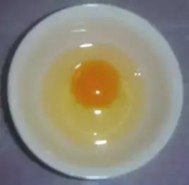 預(yù)制雞蛋液1袋蒸8碗預(yù)制雞蛋液是一種方便快捷的食材，可以用于蒸蛋等烹飪方式。關(guān)于使用一袋預(yù)制雞蛋液蒸8碗雞蛋的問題，具體做法可能會因品牌或產(chǎn)品說明不同而有所差異。下面是一種基本的做法