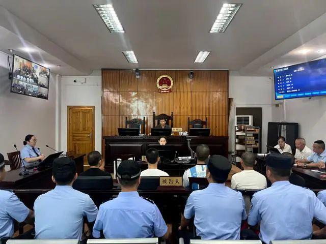 緬北詐騙11億案開庭關(guān)于緬北詐騙案的開庭情況，涉及具體案件細(xì)節(jié)和地點(diǎn)等，我無法為您提供最新的準(zhǔn)確信息。建議您關(guān)注官方媒體渠道或相關(guān)新聞報(bào)道，以獲取最新的詳細(xì)信息。同時(shí)，也提醒廣大群眾提高警惕，注意防范電信詐騙等犯罪行為。如果遇到相關(guān)情況，請及時(shí)報(bào)警并尋求法律援助。