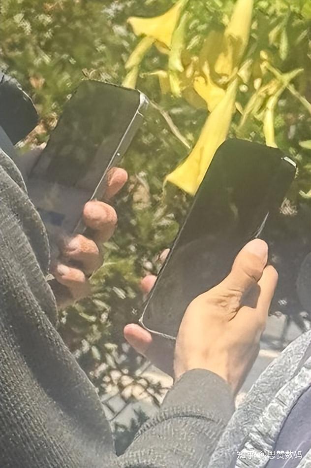 第一批iPhone17貼膜受害者出現(xiàn)了關(guān)于第一批iPhone 17貼膜受害者的說(shuō)法，似乎是一個(gè)誤解或謠言。到目前為止，沒(méi)有官方消息或可靠來(lái)源表明存在關(guān)于iPhone 17貼膜受害者的相關(guān)情況。
