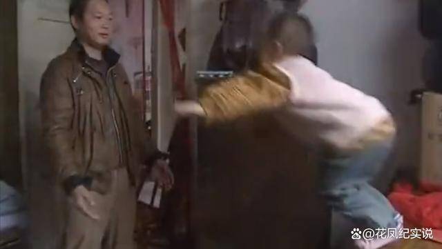 妻子臺上跳舞丈夫摔門而去什么節(jié)目自媒體文章標(biāo)題，妻子臺上跳舞，丈夫為何摔門而去？——探究某節(jié)目背后的故事