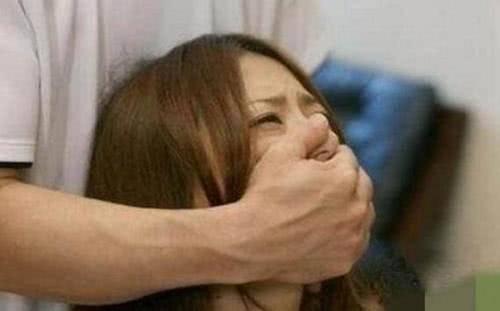 遭老板性侵女子：最受不了人罵我老公對于遭受性侵的女性來說，她們所經(jīng)歷的痛苦和困擾不僅僅是身體上的傷害，還包括精神上的壓力和情感上的困擾。在這種情況下，她們需要得到尊重和支持，而不是被指責(zé)或被貶低。