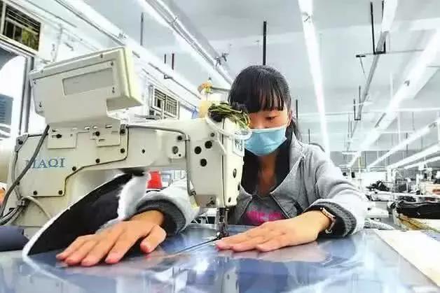 河南工廠工資怎么樣河南工廠的工資水平會因具體地區(qū)、行業(yè)、職位和企業(yè)規(guī)模等因素而有所不同。一般來說，河南的工廠工資水平相對較低，但也有一些工廠提供的工資待遇相對較好。