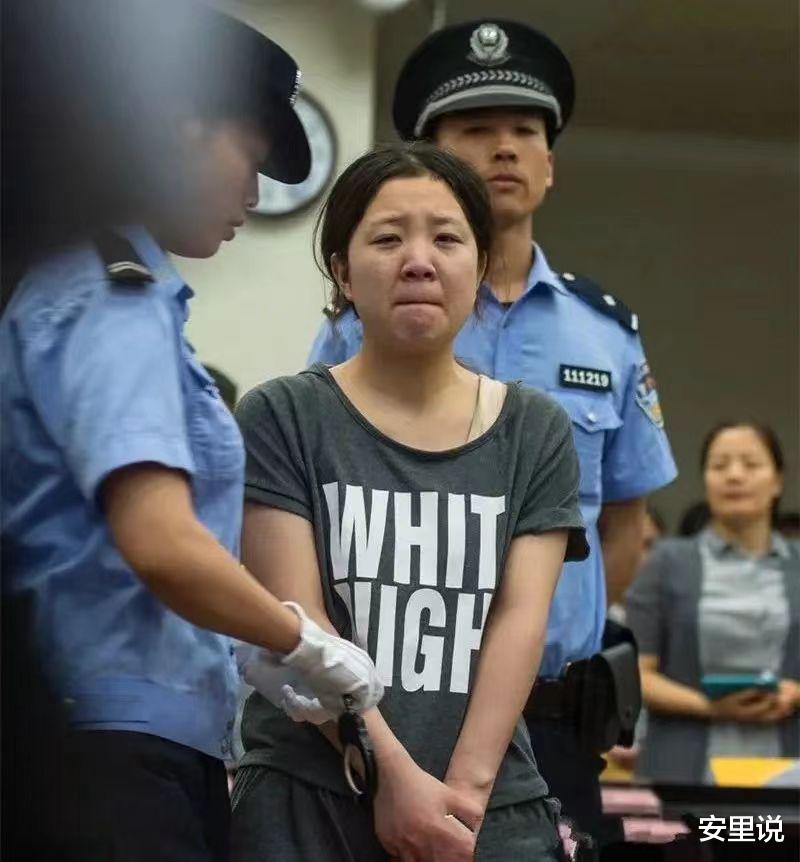 入室搶嬰案主犯被判死緩后破口大罵入室搶嬰案主犯被判死緩后的態(tài)度