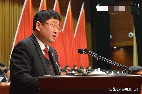 當(dāng)區(qū)長(zhǎng)2個(gè)月被查 他被披露跑官要官揭秘區(qū)長(zhǎng)落馬真相，兩個(gè)月被查背后的跑官要官事件