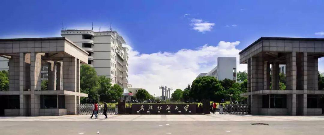 58歲大一新生報到勵志傳奇！58歲大一新生報到，開啟人生新篇章