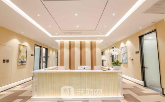 長沙醫(yī)美中心長沙醫(yī)美中心是專注于提供美容、整形、皮膚護(hù)理等醫(yī)美服務(wù)的醫(yī)療機(jī)構(gòu)。以下是長沙醫(yī)美中心的一些基本信息和服務(wù)內(nèi)容