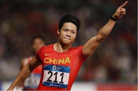飛人博爾特現(xiàn)在在干嘛飛人博爾特現(xiàn)在主要在從事以下幾個(gè)方面的工作和活動(dòng)