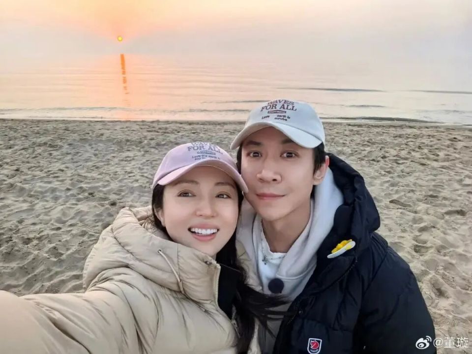 董璇張維伊簽婚前協(xié)議董璇與張維伊簽婚前協(xié)議，愛情與法律的雙重保障