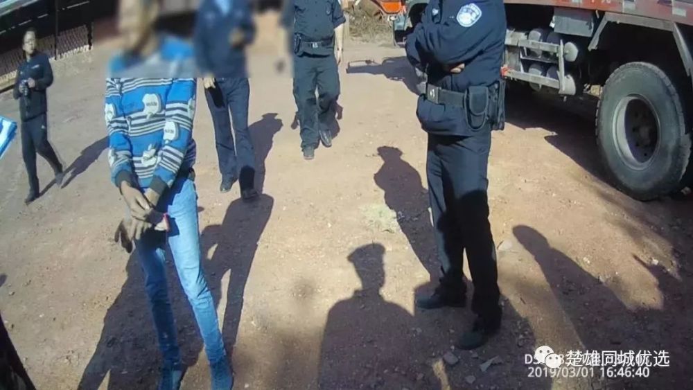 黑磚廠殘障工人干不好被電鉆刺胳膊黑磚廠殘障工人遭遇電鉆傷害事故背后的深思