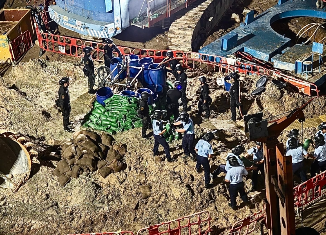 港炸彈拆除基本完成香港炸彈拆除工作基本完成，全面恢復(fù)安全與穩(wěn)定