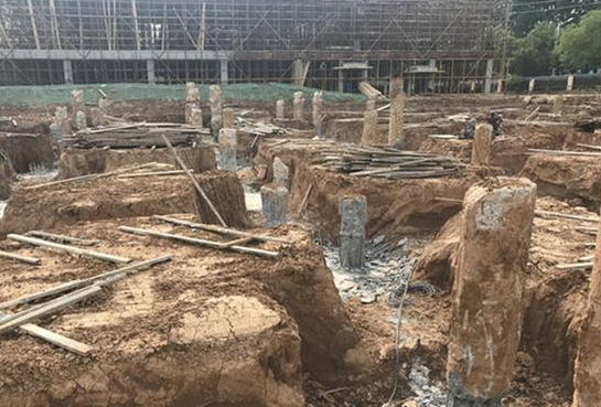 混凝土能砸嗎混凝土能否被砸？深度解析混凝土的抗壓與抗砸性能