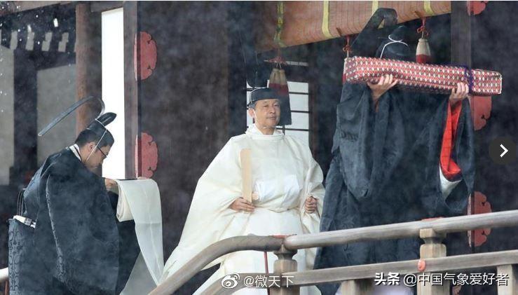 “浣熊”升級(jí)為超強(qiáng)臺(tái)風(fēng)級(jí)浣熊升級(jí)超強(qiáng)臺(tái)風(fēng)級(jí)，自然界的震撼力量與應(yīng)對(duì)之策