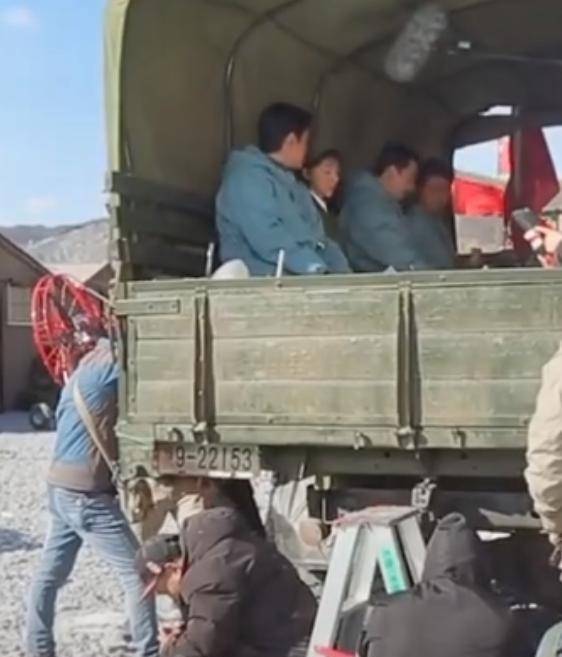 妻子帶著偏癱丈夫在新疆跑半掛車的電影妻子帶著偏癱丈夫在新疆跑半掛車的電影，真實(shí)故事背后的情感與勇氣