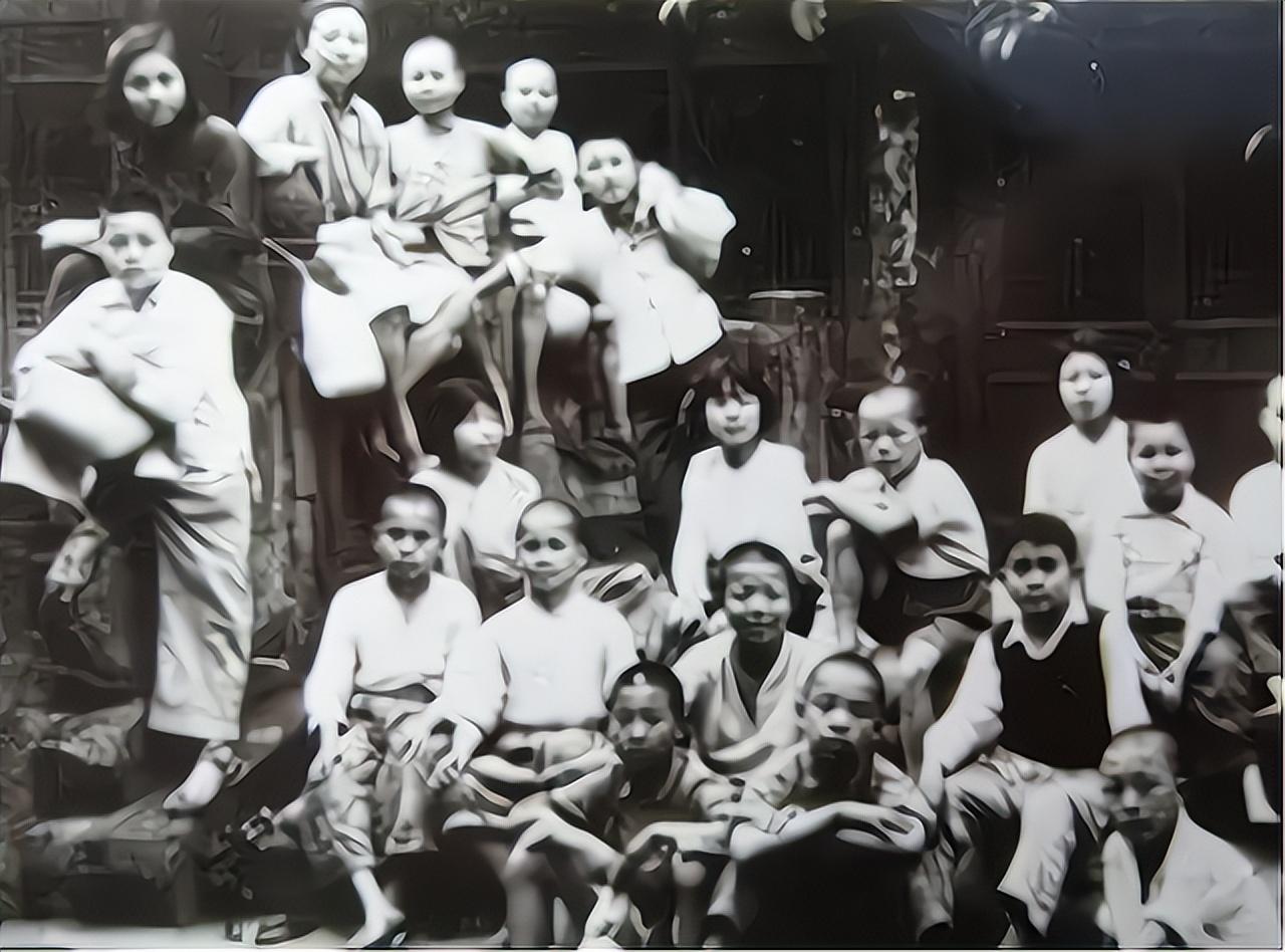 香港發(fā)現(xiàn)戰(zhàn)時(shí)炸彈香港發(fā)現(xiàn)戰(zhàn)時(shí)炸彈，歷史與現(xiàn)今的交匯引發(fā)關(guān)注