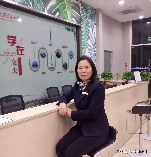 8年從?？瓶嫉讲┦繉？颇嬉u之路，從?？破瘘c(diǎn)到博士的奮斗歷程