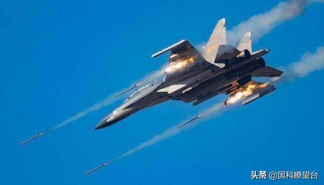 戰(zhàn)機(jī)出擊戰(zhàn)機(jī)出擊可能指的是軍事行動(dòng)中使用戰(zhàn)斗機(jī)進(jìn)行出擊，是一種戰(zhàn)斗行動(dòng)的表達(dá)。