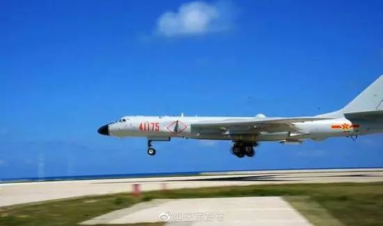 2025年空軍航空開(kāi)放活動(dòng)有兩大突破關(guān)于您提到的2025年空軍航空開(kāi)放活動(dòng)的兩大突破，我無(wú)法提供確切的信息，因?yàn)檫@取決于許多因素，包括但不限于軍事戰(zhàn)略、技術(shù)發(fā)展、國(guó)際形勢(shì)等。這些因素的變化和發(fā)展是動(dòng)態(tài)的，而且通常需要經(jīng)過(guò)深思熟慮和評(píng)估才能確定。不過(guò)，我可以提供一些可能的趨勢(shì)和展望。