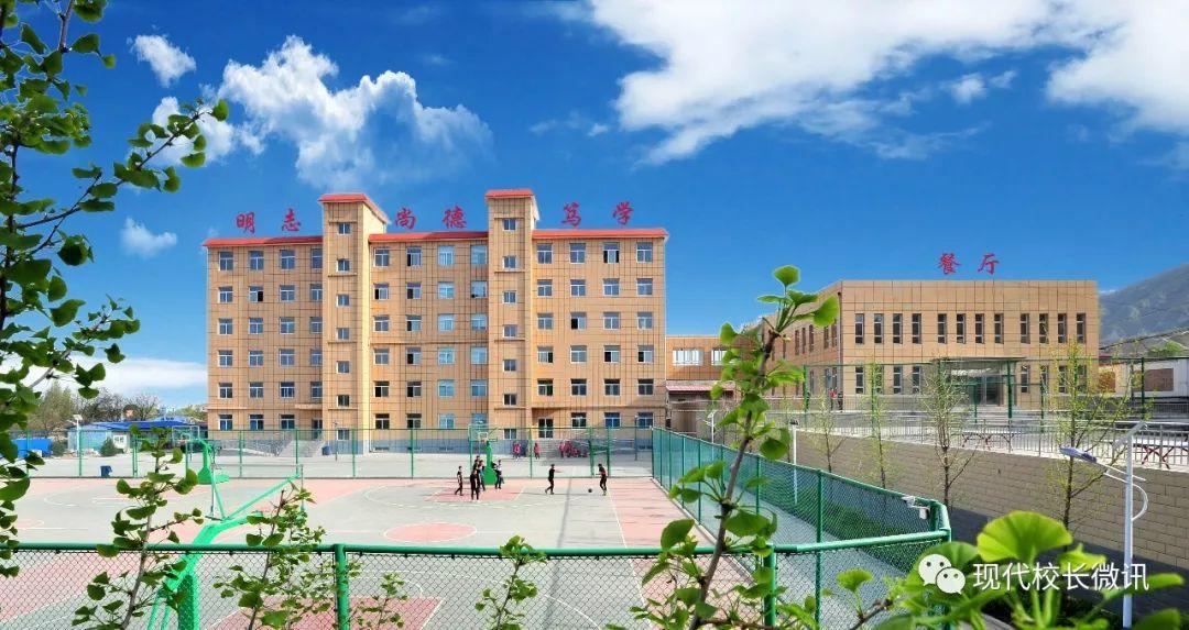 太原馬拉松跑道太原馬拉松賽道是一條充滿活力和挑戰(zhàn)的賽道，主要貫穿太原市的繁華市區(qū)和美麗的自然風(fēng)光區(qū)。以下是關(guān)于太原馬拉松跑道的一些基本信息