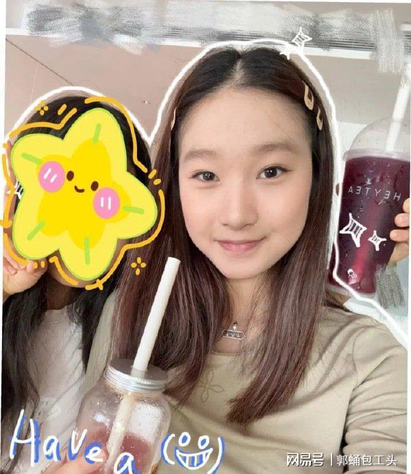 馬伊琍女兒17歲近照關(guān)于馬伊琍女兒近期近照的信息較少，我無(wú)法提供最新的照片。