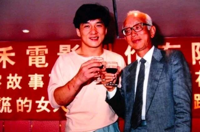 成龍發(fā)文悼念成龍發(fā)文悼念的具體內(nèi)容可能涉及的對象不同，因此我無法準確回答您的問題。如果您能提供更多的上下文信息，我可以盡力為您提供更準確的答案。