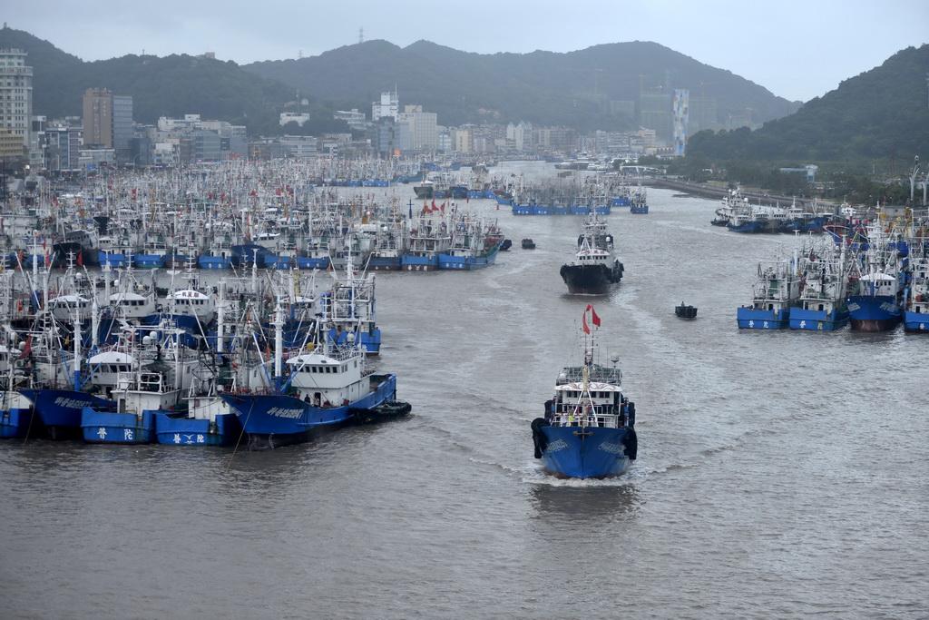 雙超強(qiáng)臺(tái)風(fēng)共舞 浙江多地將迎暴雨雙超強(qiáng)臺(tái)風(fēng)共舞來襲，浙江多地暴雨預(yù)警啟動(dòng)